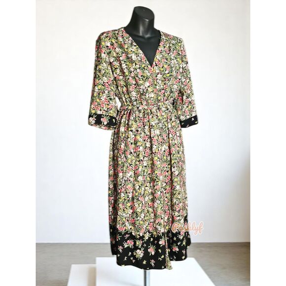 Zara basic Dresses & Skirts - Zara Basic Midi Floral 3/4 Sleeve Wrap Dress Large